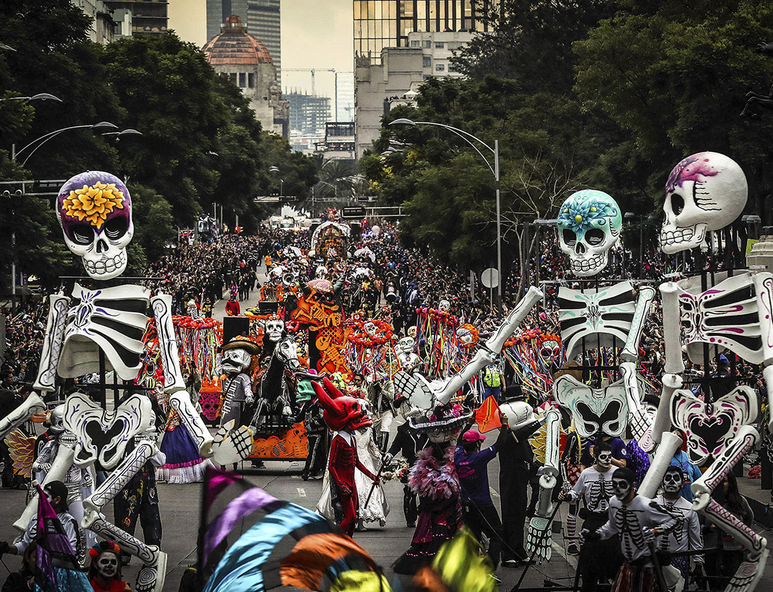 PARADE DAY OF THE DEAD Viadora